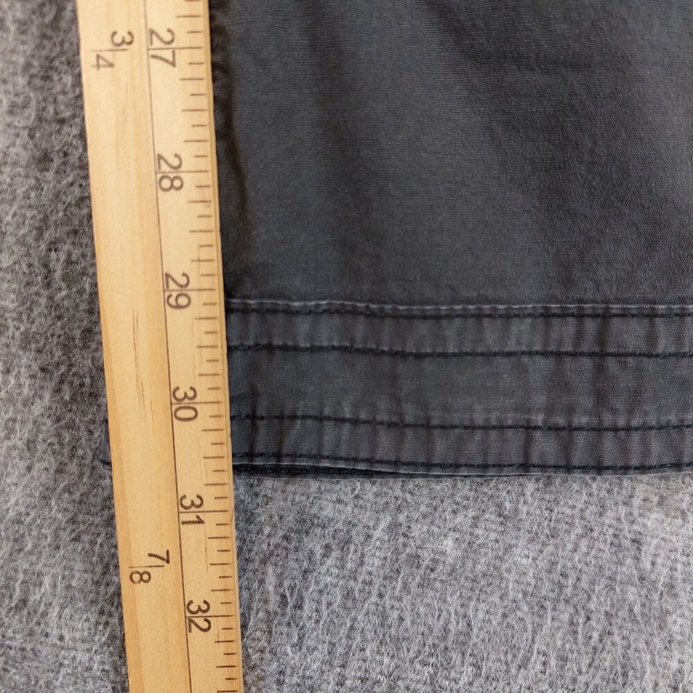 American Eagle Low Rise Baggy Flare Cargo Pants Women's Size 14 Black - Picture 7 of 8